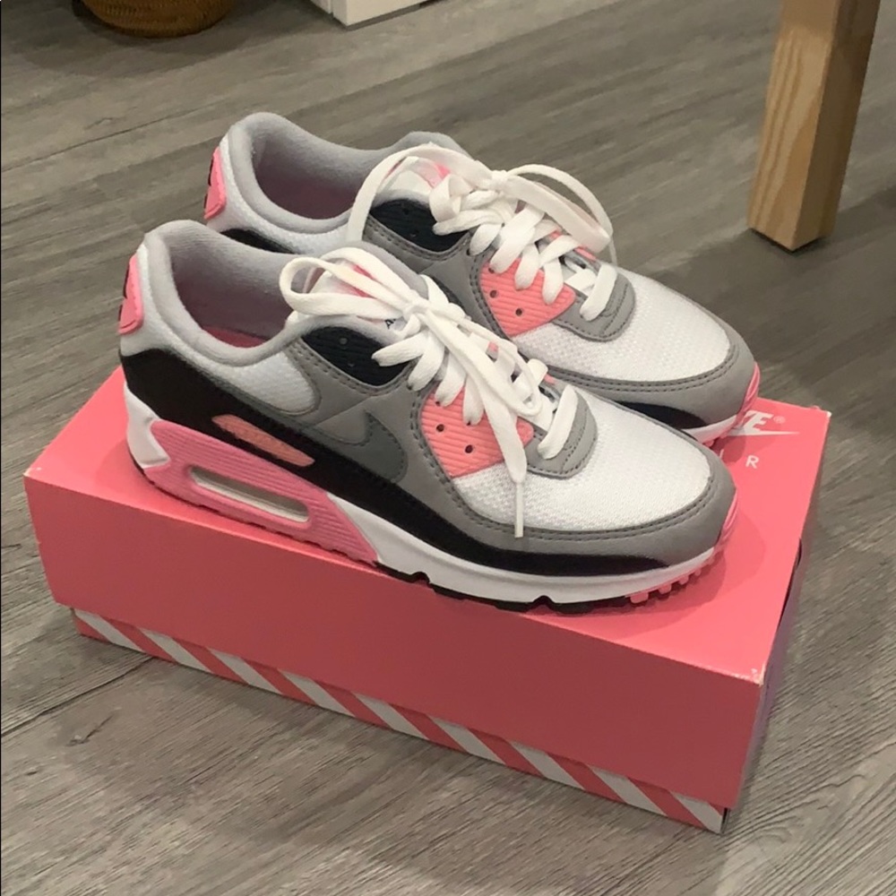 Women’s Nike Air Max 90
